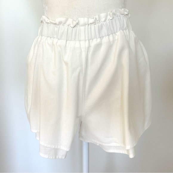 Commense Elegant Aegean White Linen Blend Blouse and Shorts Set - Picture 8 of 17